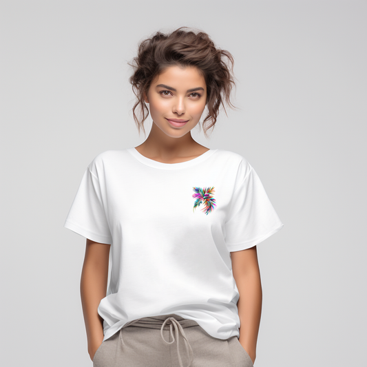 Stilingi balti marškinėliai su spalvinga palmės šakele, puikiai tinkantys vasaros sezonui. Minimalistinis dizainas suteikia tropinio gaivumo ir ramybės. Designedbyme.lt kolekcijos dalis, tobula dovana moterims. Unikalus ir originalus sprendimas kasdienai ar šventei. ,  FINALINIS IŠPARDAVIMAS! NUOLAIDOS IKI -80%