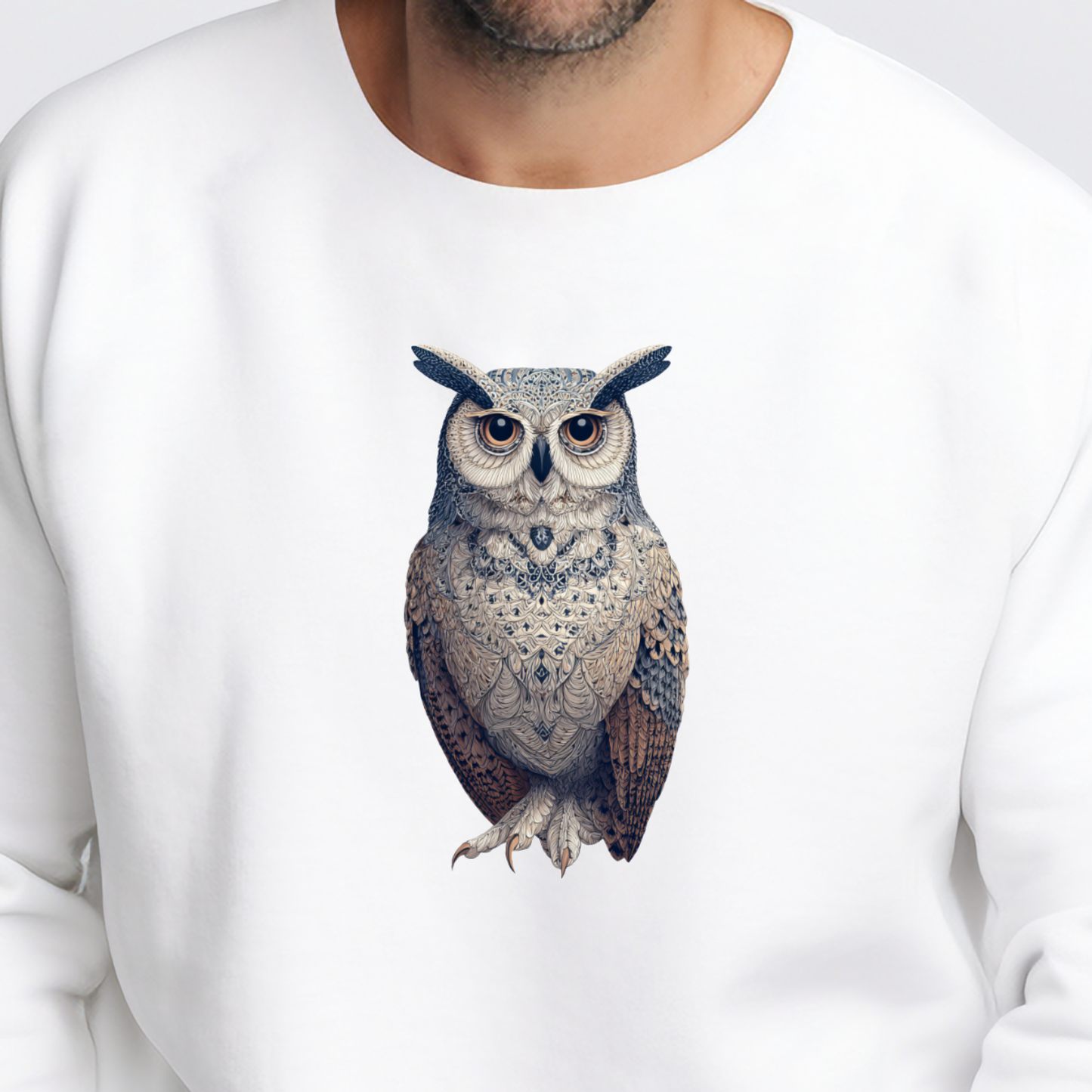 Balta vyriška palaidinė su detaliu pelėdos piešiniu iš Naujausi dizainai 2026 kolekcijos Visi produktai