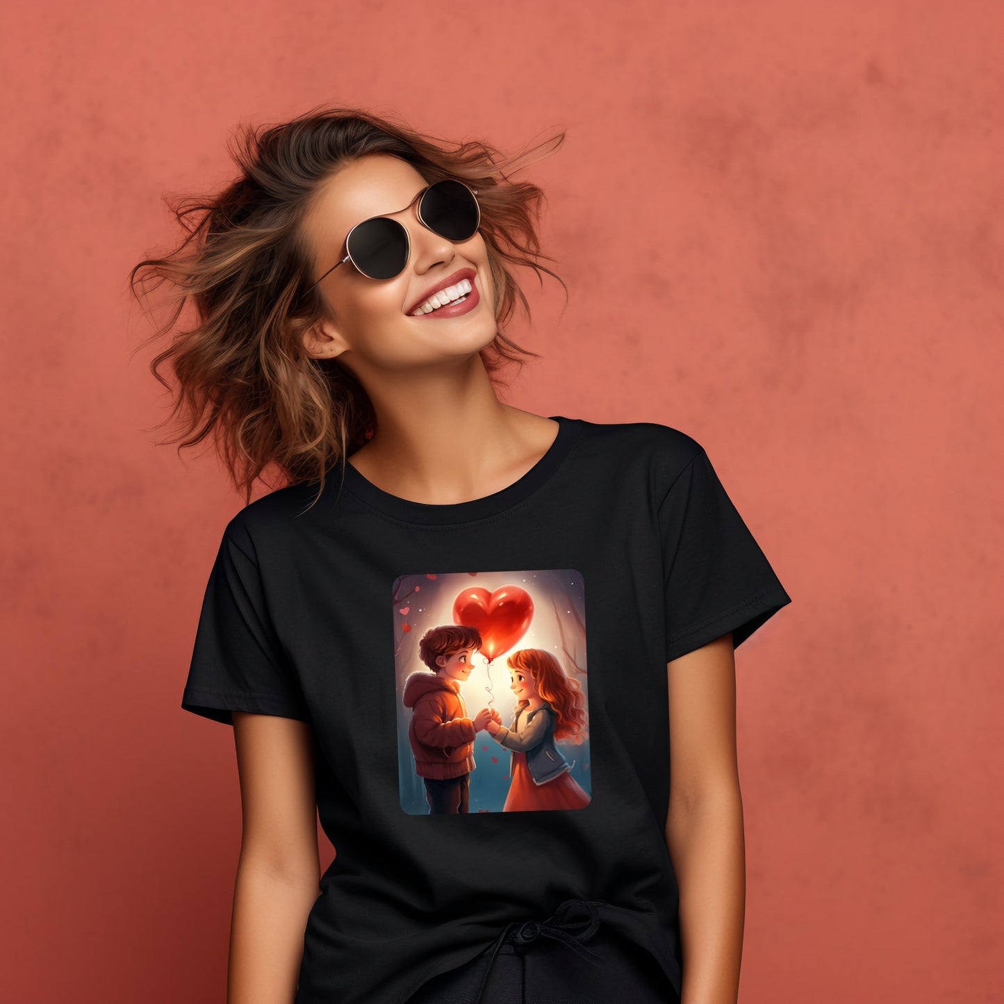 Moteriški marškinėliai "Girl & Boy" iš Designedbyme.lt su unikalaus dizaino piešiniu, atspindinčiu meilės subtilumą ir tyrumą - ideali dovana draugei ar gimtadienio proga. Moteriški marškinėliai, Visi produktai, ❤️ Valentino dienos kolekcija ❤️