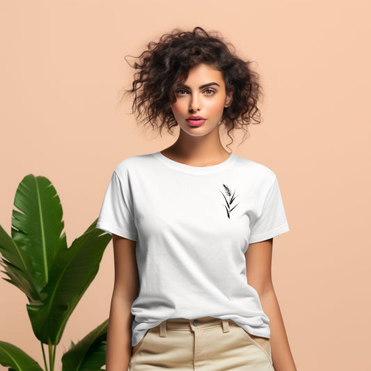 Stilingi balti marškinėliai su minimalistiniu smilgos piešiniu. Subtilus ir unikalus dizainas atspindi gamtos motyvus. Puikus pasirinkimas moderniai ir originaliai aprangai. Designedbyme.lt kokybė ir kūrybiškumas viename,  FINALINIS IŠPARDAVIMAS! NUOLAIDOS IKI -80%